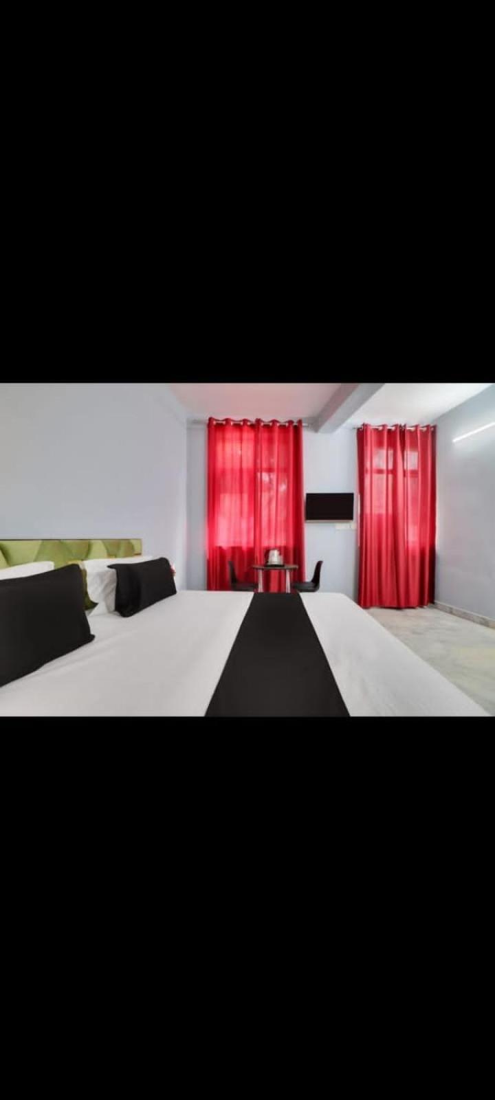Hotel Day Night Inn New Delhi Exterior photo